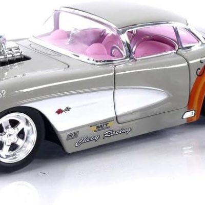 Jada Toys Looney Tunes 1:24 1957 Chevrolet Corvette Die-cast Car & 2.75" Bugs Bunny Figure, Toys for Kids and Adults